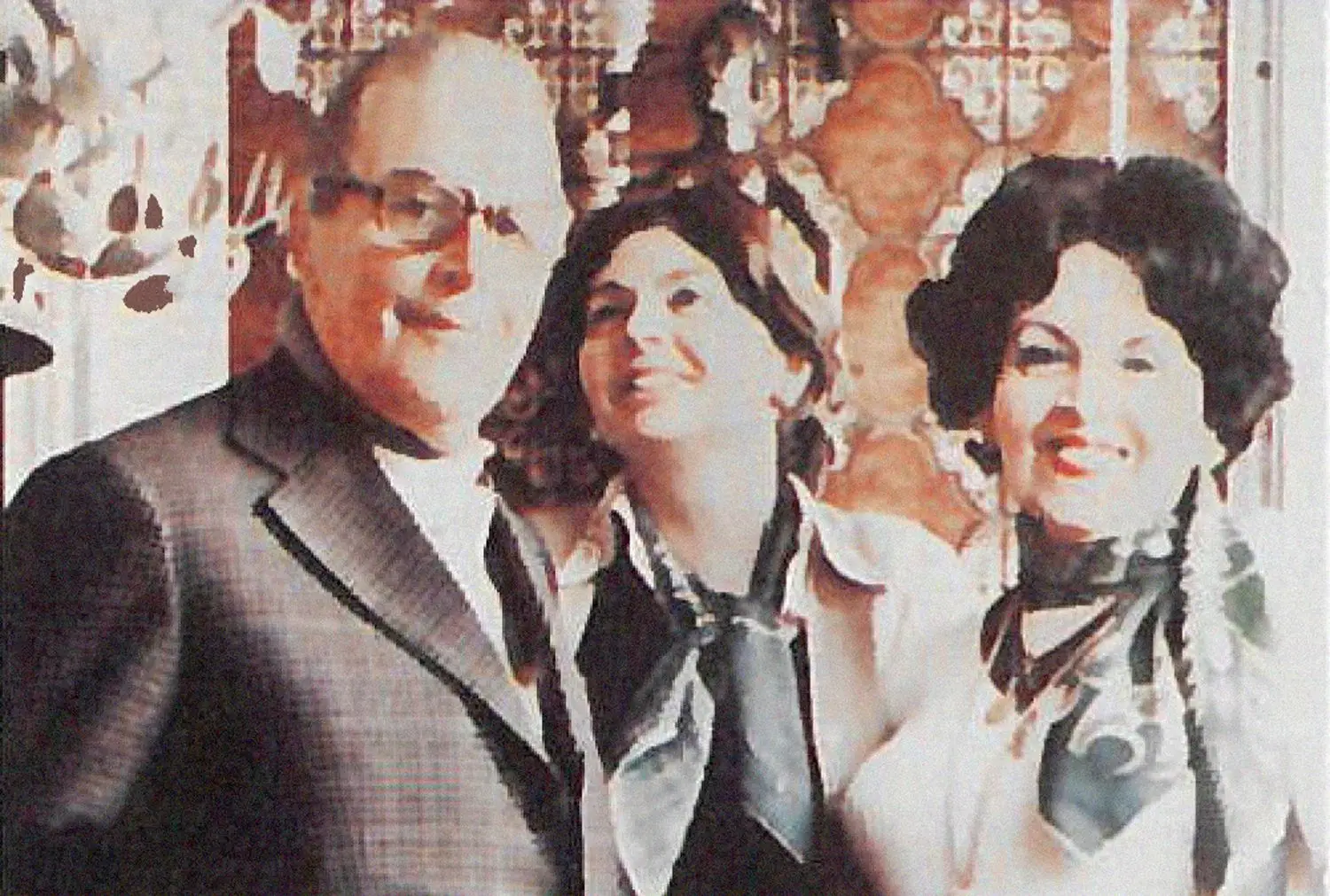 Entre os pais, na última fotografiado major Silva Pais, tiradaa 17 de Janeiro de 1981,dez dias antes de morrer