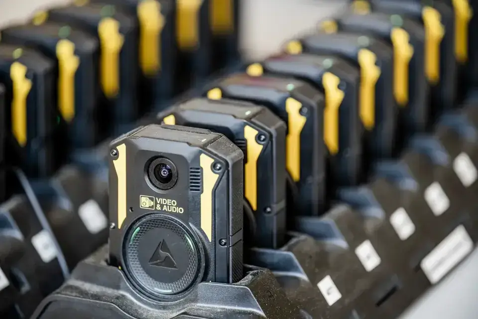 Polícia Marítima recebe primeiras bodycams usadas por forças de segurança em Portugal