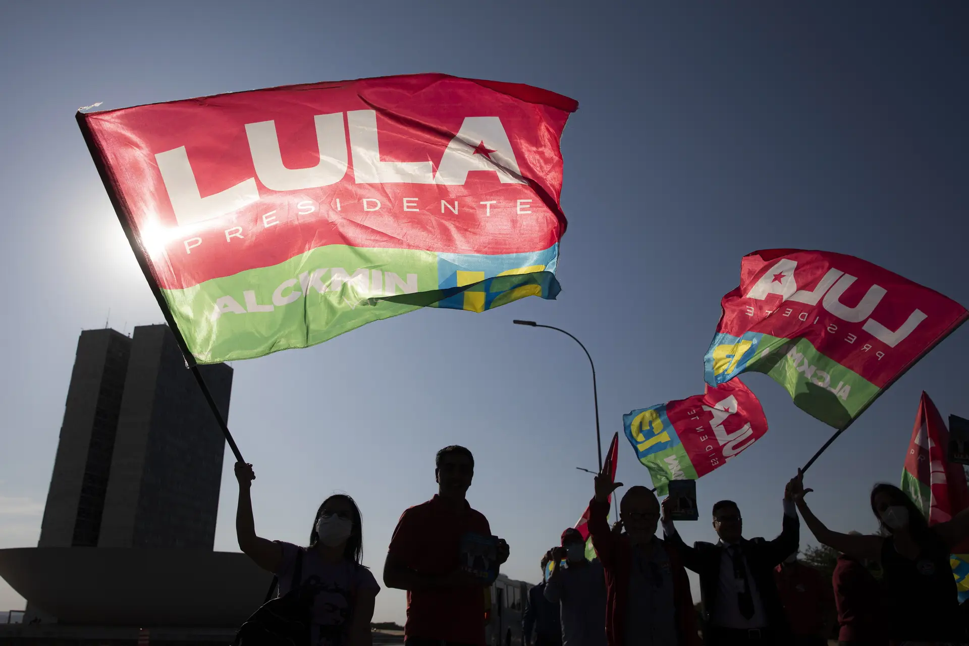 Eleições no Brasil: Autor de ‘impeachment’ a Dilma declara apoio a Lula
