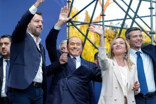 “Nós somos Giorgia”: direita italiana encerra campanha convicta da vitória