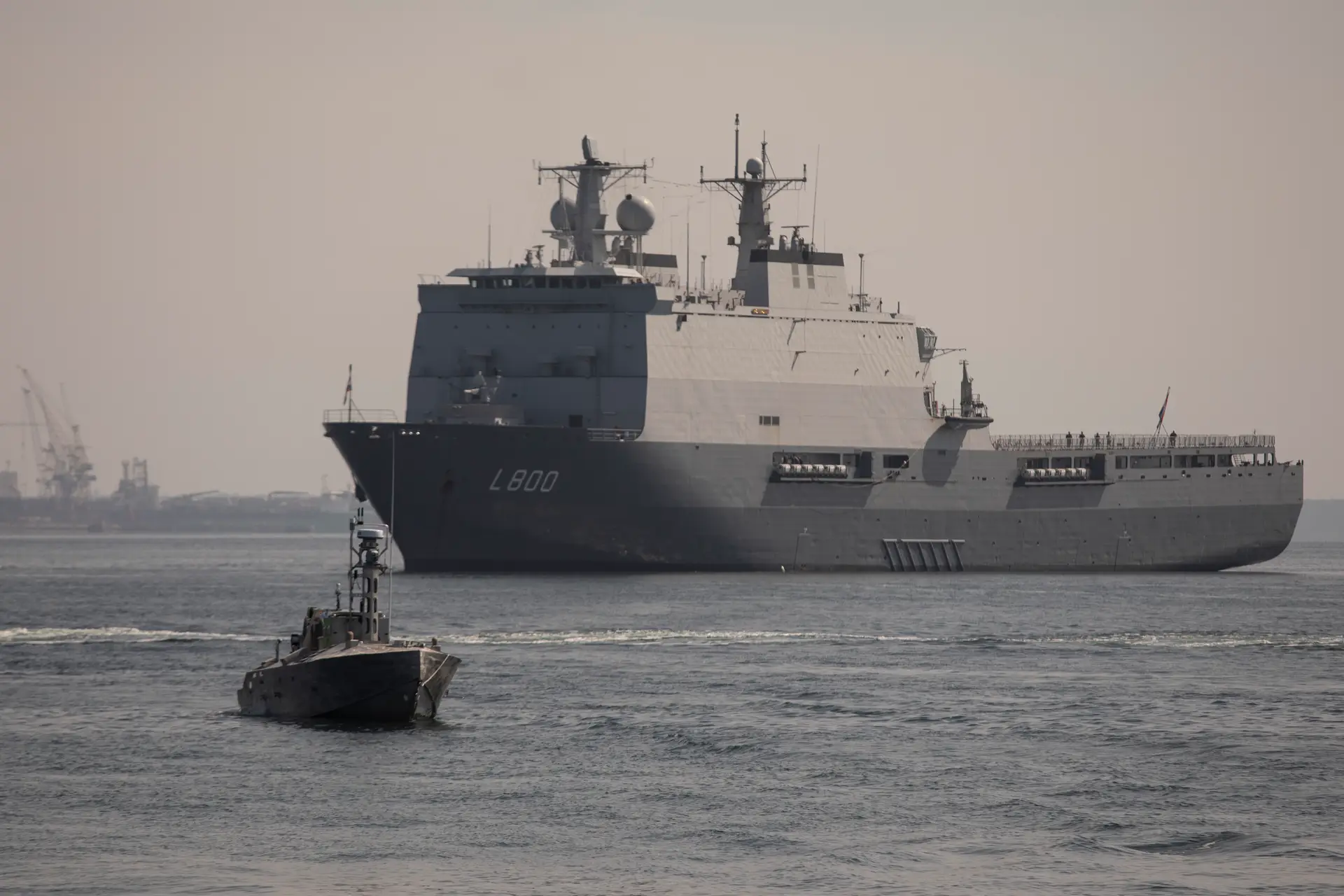 Milhares de militares, 30 navios e dois submarinos: começa o maior exercício naval dos últimos anos, com participação portuguesa