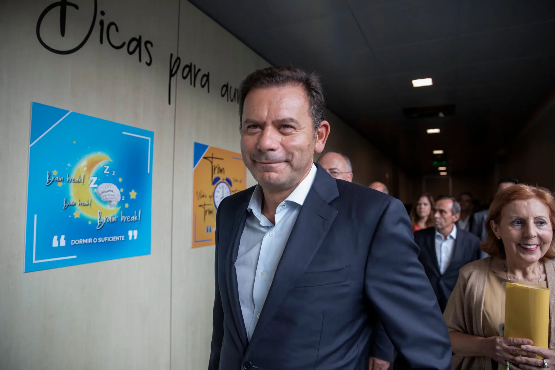 O presidente do PSD, Luis Montenegro, durante a visita ao Parque da Ciência e Tecnologia de São Miguel