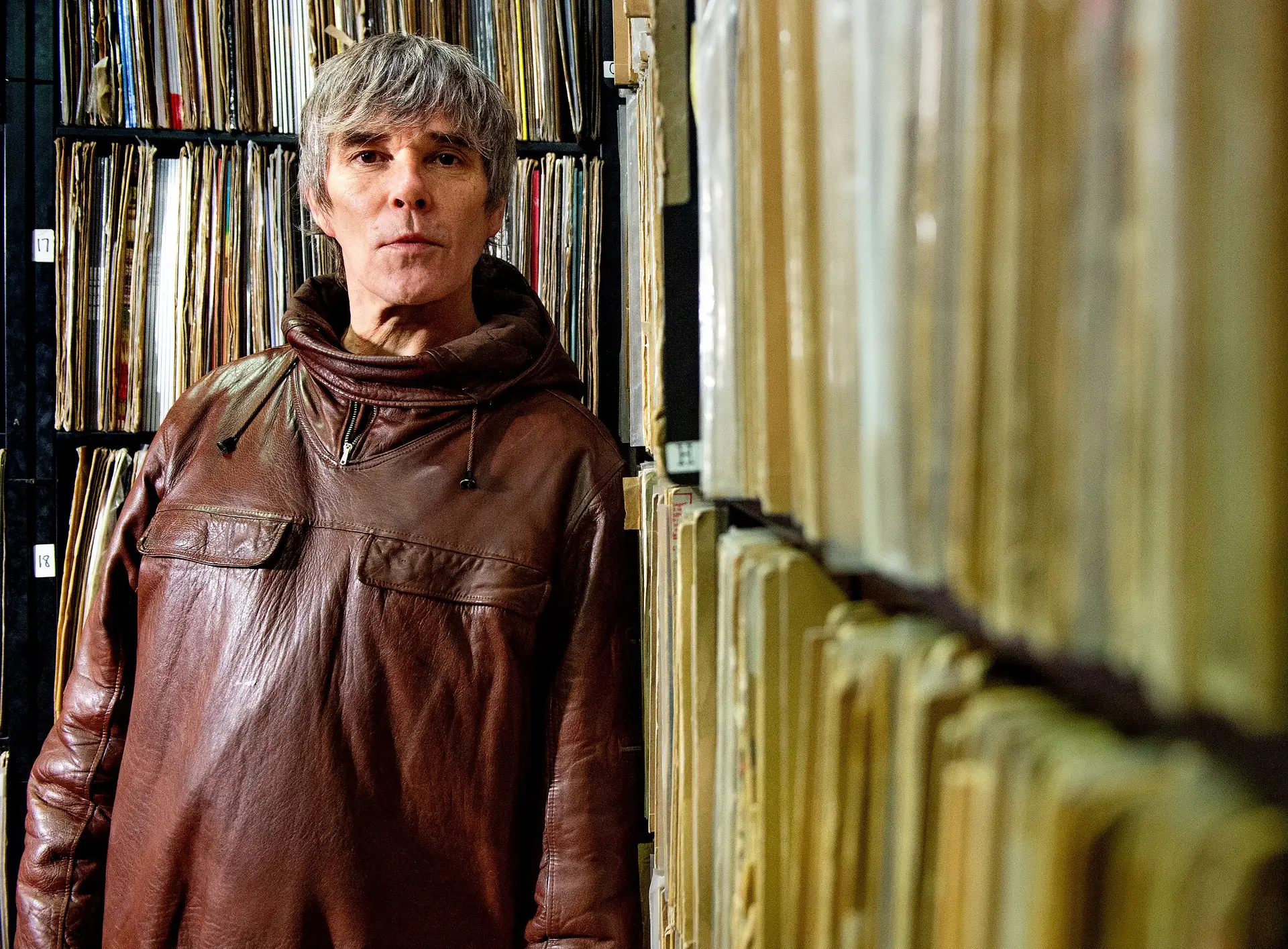 Fãs de Ian Brown dos Stone Roses revoltados com concerto “de karaoke”