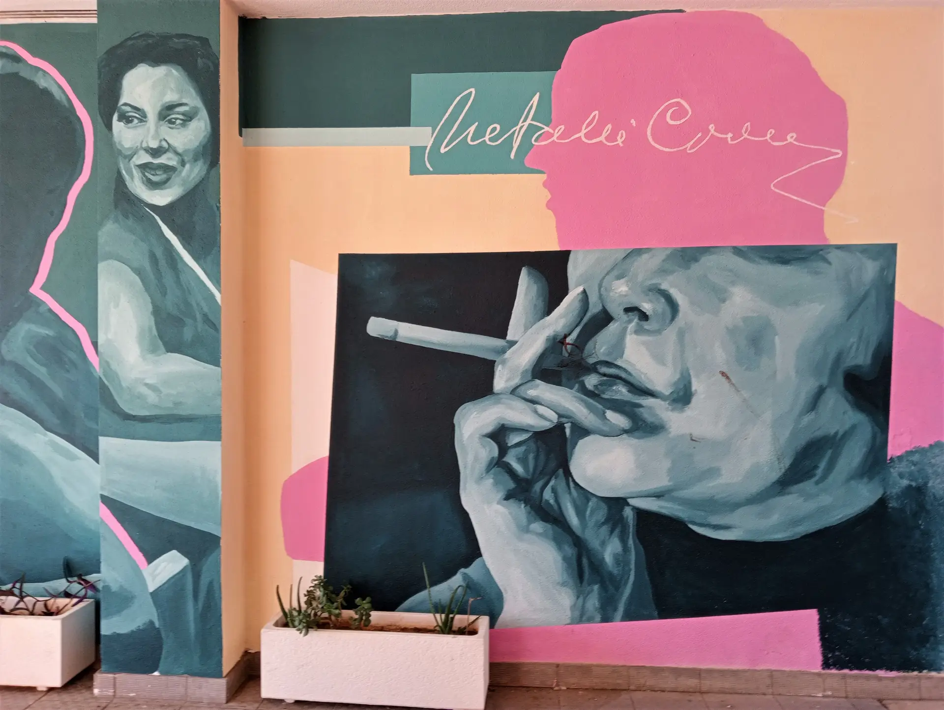 Pinturas murais alusivas a Natália Correia, na Graça, em Lisboa