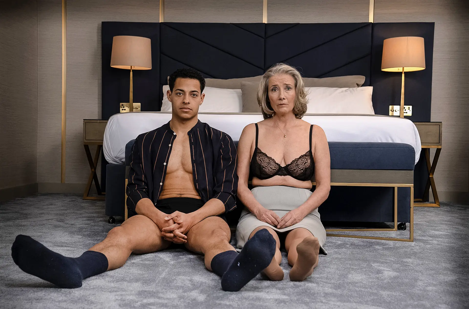 “Boa Sorte, Leo Grande”: (quase) tudo acontece num quarto de hotel, entre uma professora reformada e um gigolo