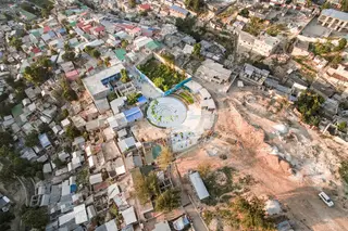 Um terço do mundo vive em cidades com problemas como lixo, poluição, falta de água e de habitação: e se os arquitetos tivessem a solução?