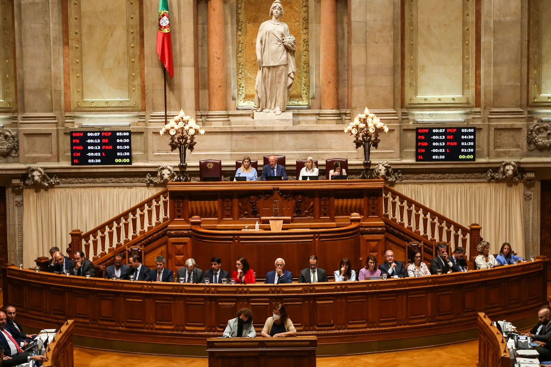 Partidos podem indicar nomes para comissão eventual de revisão constitucional até 9 de dezembro