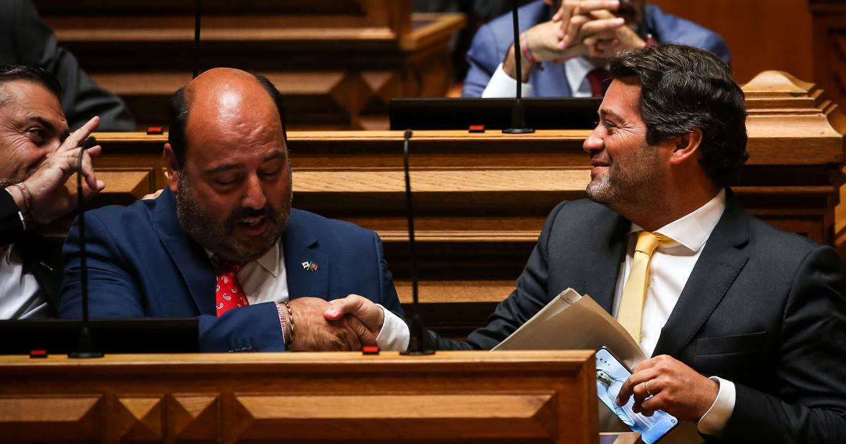 Petição relativa a queixa-crime contra Ventura e Pedro Pinto conta com mais de 47 mil assinaturas