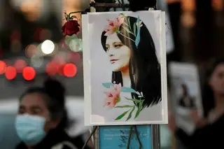 “Como um vulcão silencioso”, a morte de Mahsa Amini foi a faísca que acendeu a “revolução” no Irão