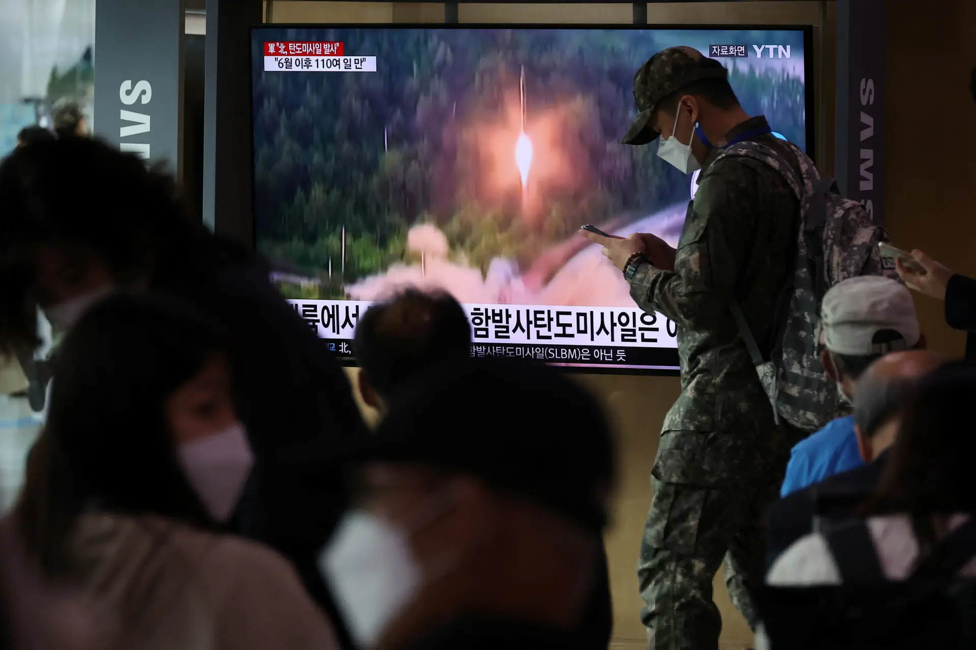 Japão diz que Coreia do Norte disparou supostos mísseis balísticos