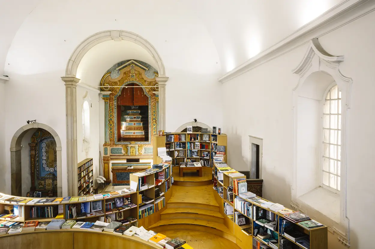 Livraria de Santiago, em Óbidos