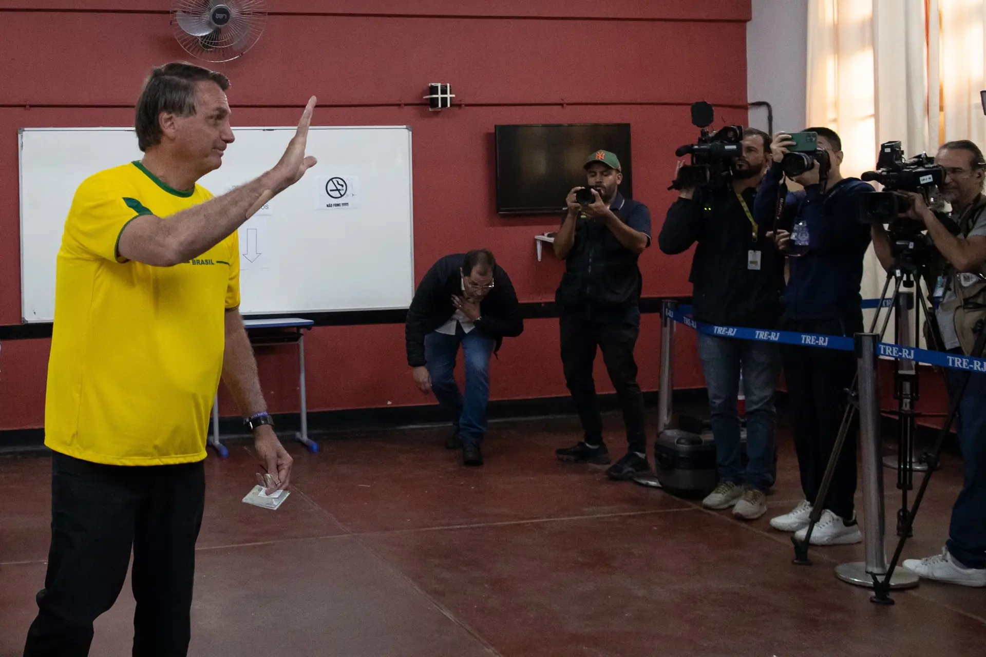 Bolsonaro vai para segunda volta "com novo ânimo", diz investigador