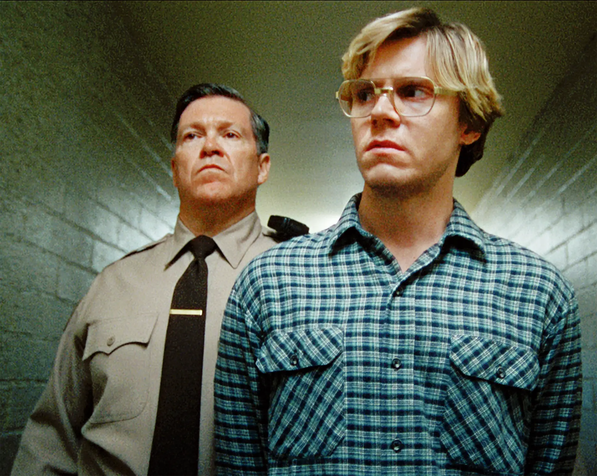 “DAHMER”: dissecámos a série sobre o serial killer Jeffrey Dahmer. Quanto vale a campeã de audiências?