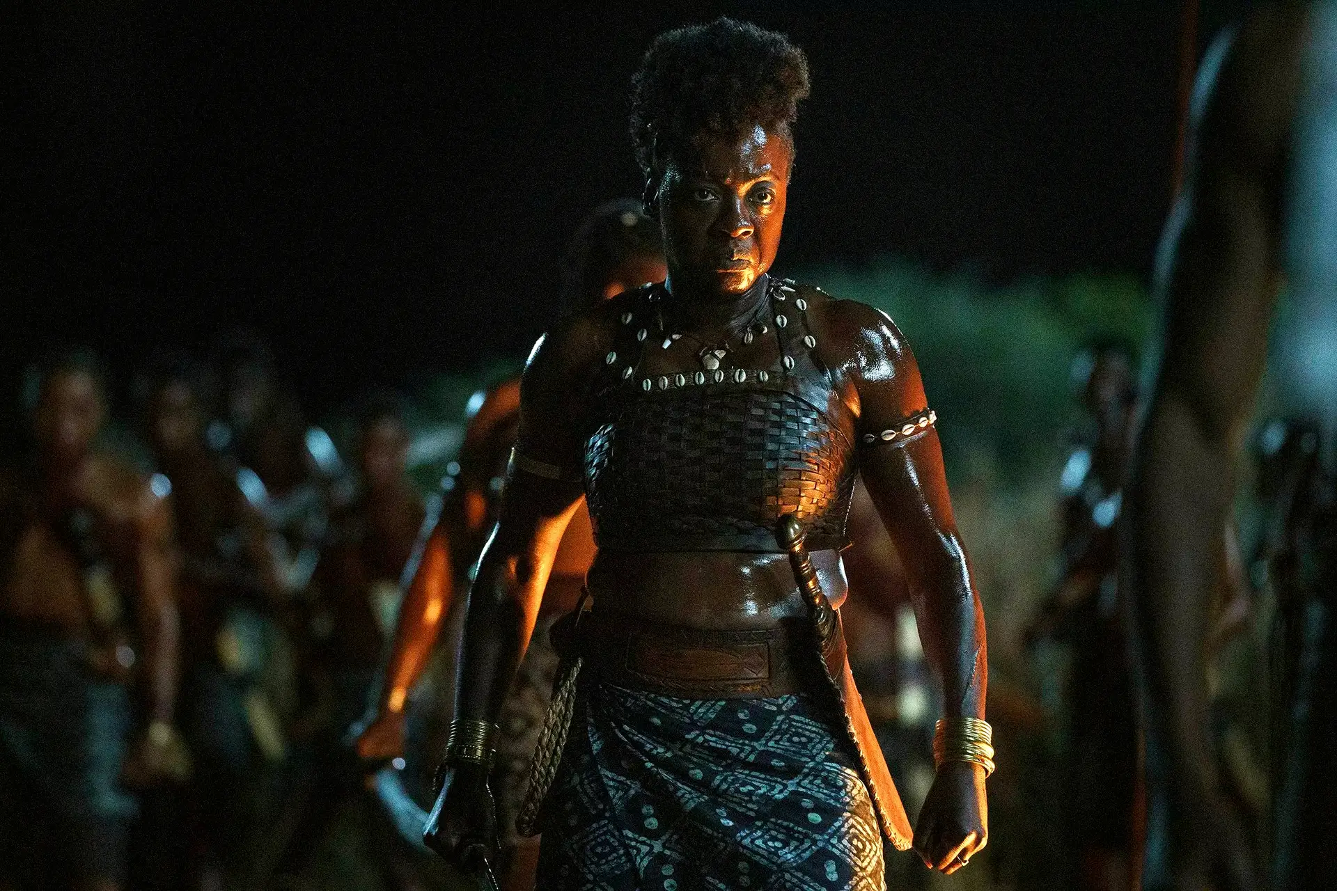 Viola Davis é Nanisca, capitã do principal destacamento de combate do reino