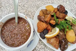 Arroz de sarrabulho com rojões e enchidos