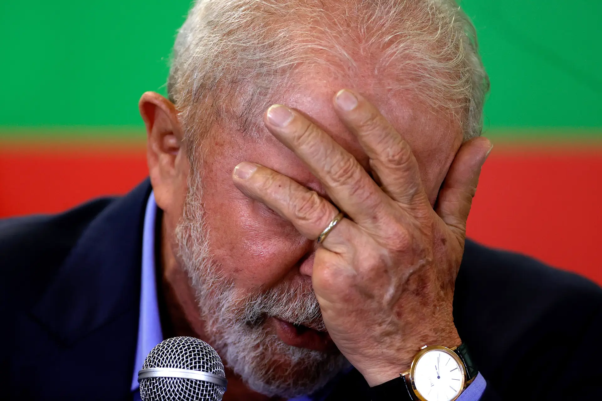 Lula da Silva durante um ato de capmanha para a segunda volta das presidenciais brasileiras 
