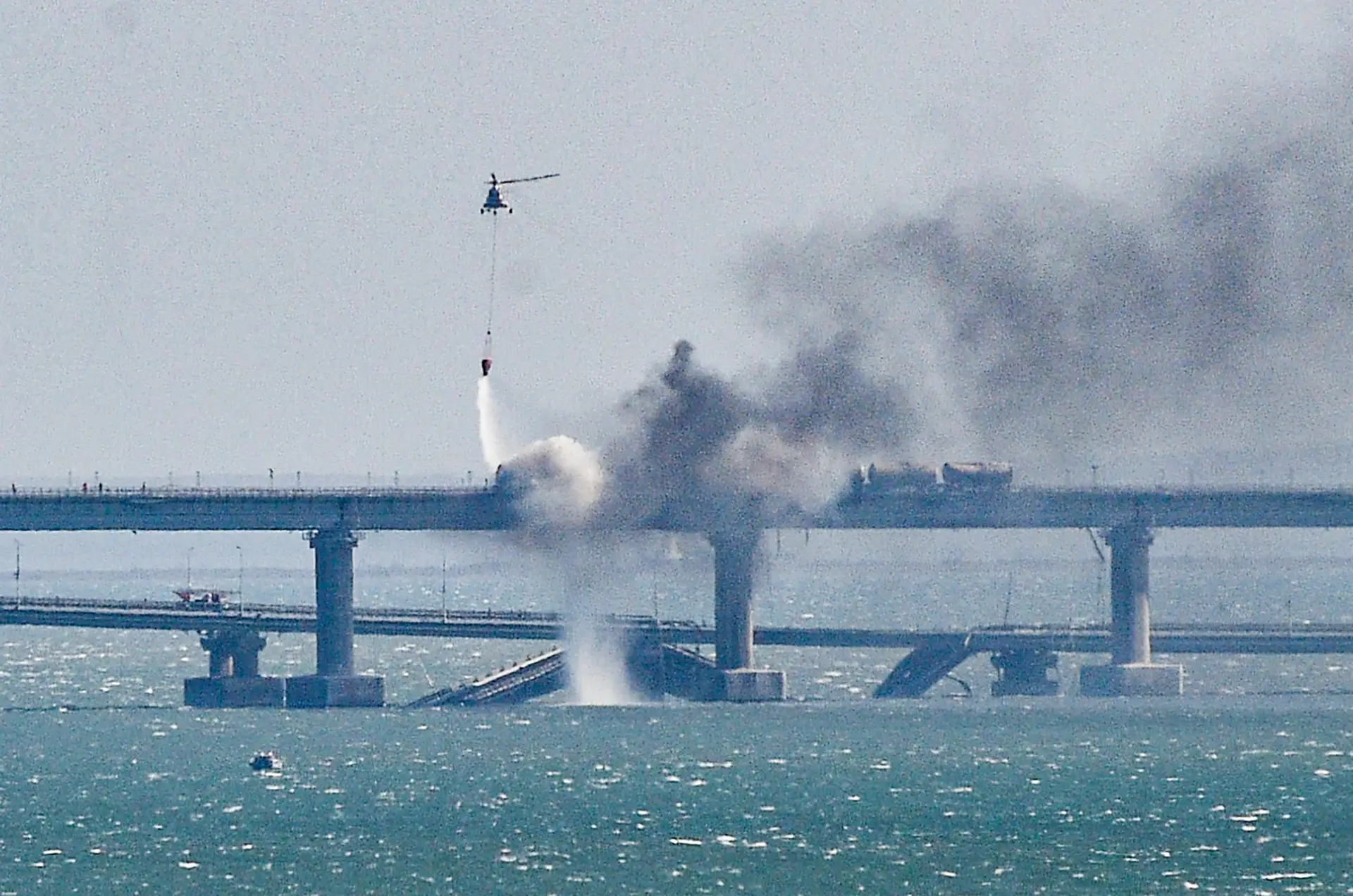 Rússia detém oito suspeitos de ataque contra ponte da Crimeia, incluindo cinco russos