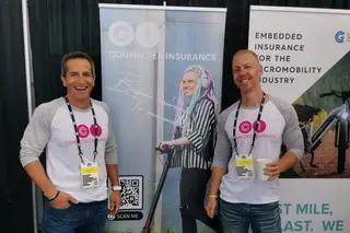 Dois dos três co-fundadores da start-up israelita: Yaron Zurr (à esquerda) e Tal Cohen (à direita)