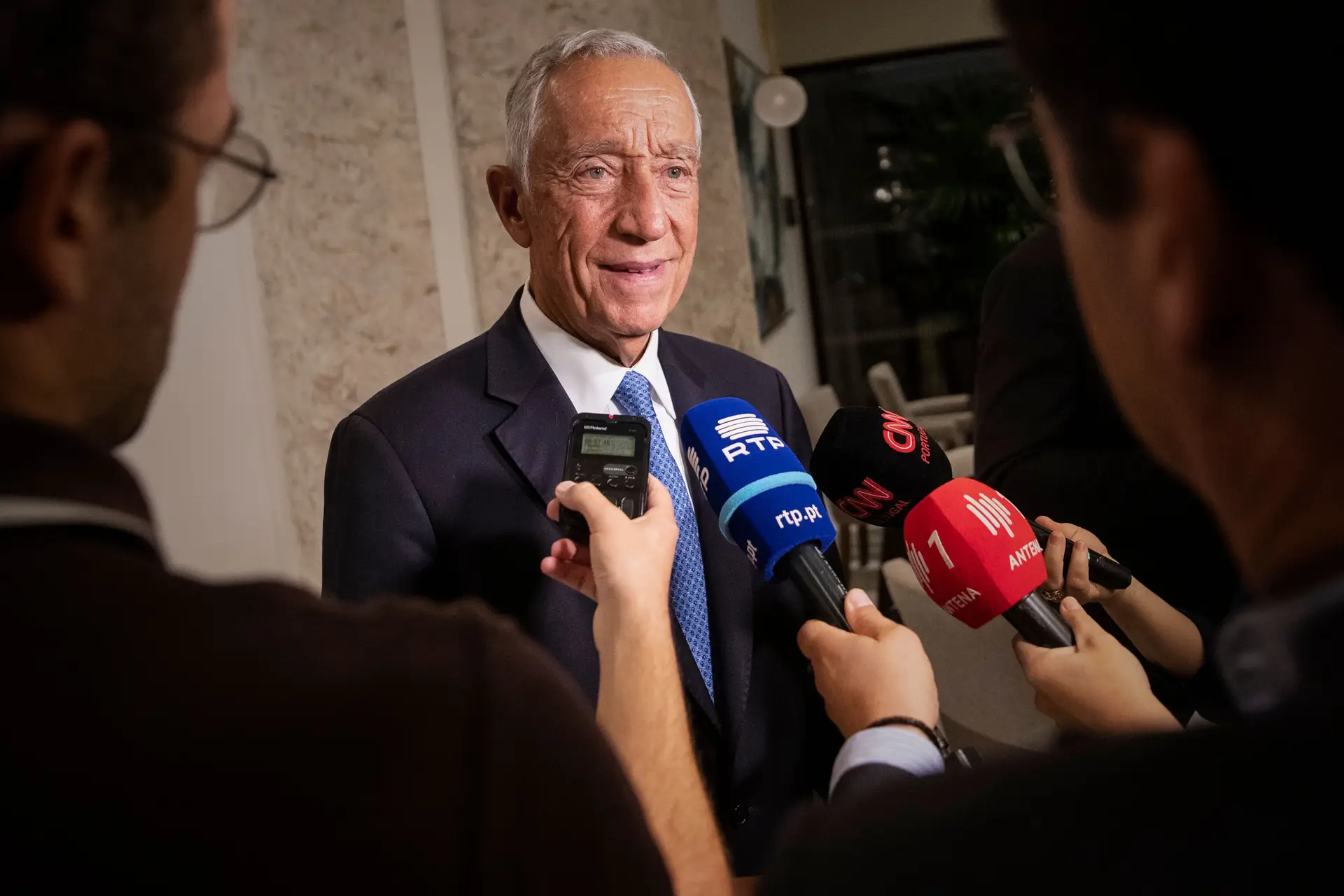 Marcelo emenda a mão: "Peço desculpa"