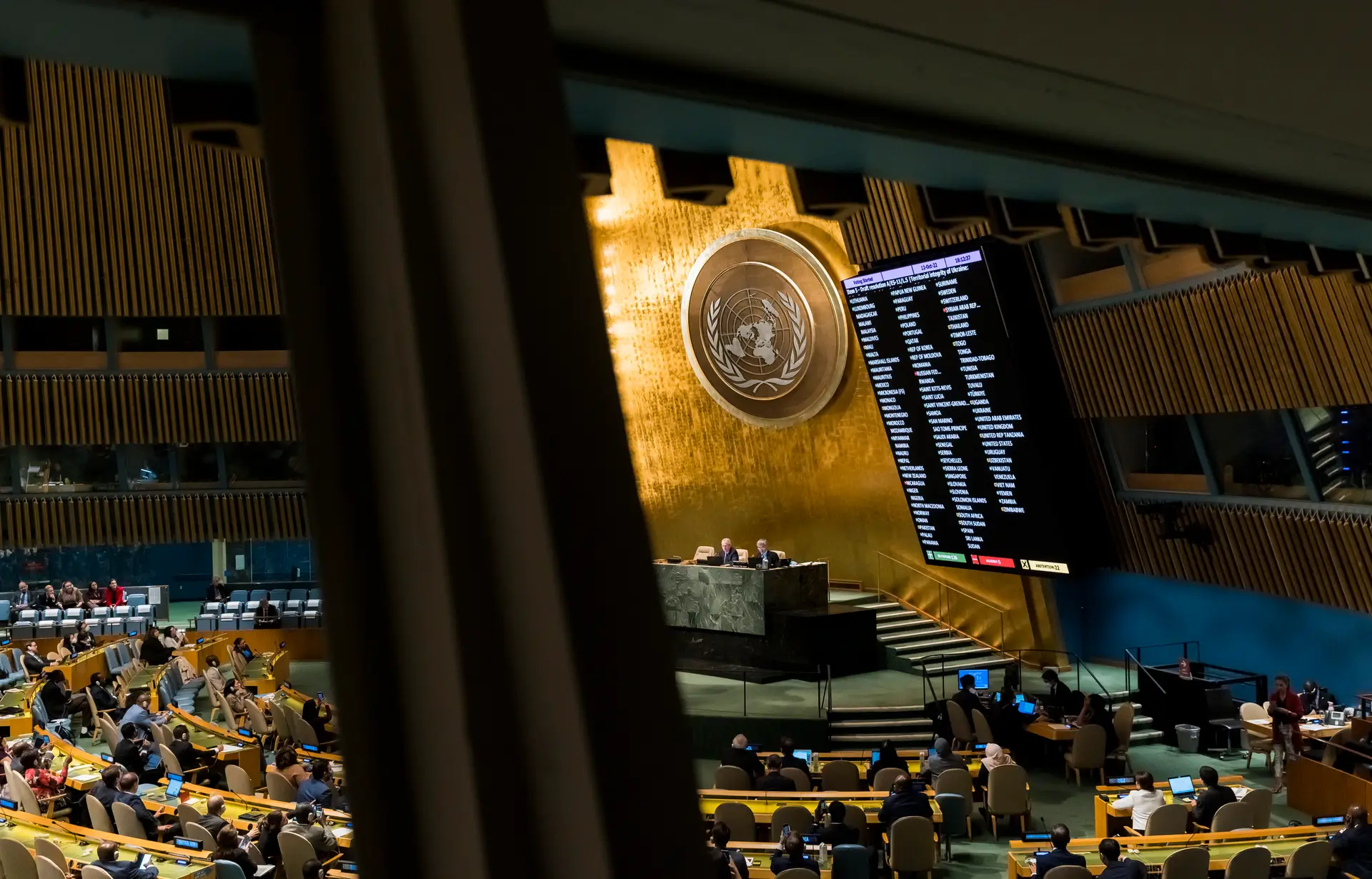 Votação “esmagadora” na ONU contra anexação de território ucraniano dá força a Guterres contra Putin