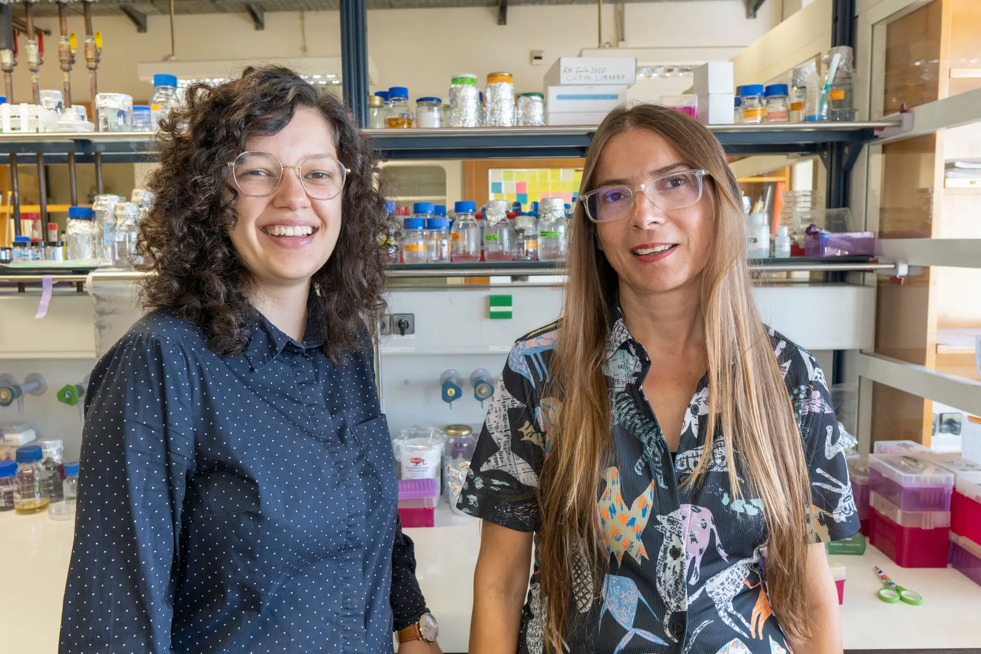 Rita Escórcio e Cristina Silva Pereira, investigadoras do ITQB vão prosseguir com a investigação em torno da cutina nos laboratórios associados da Universidade Nova de Lisboa