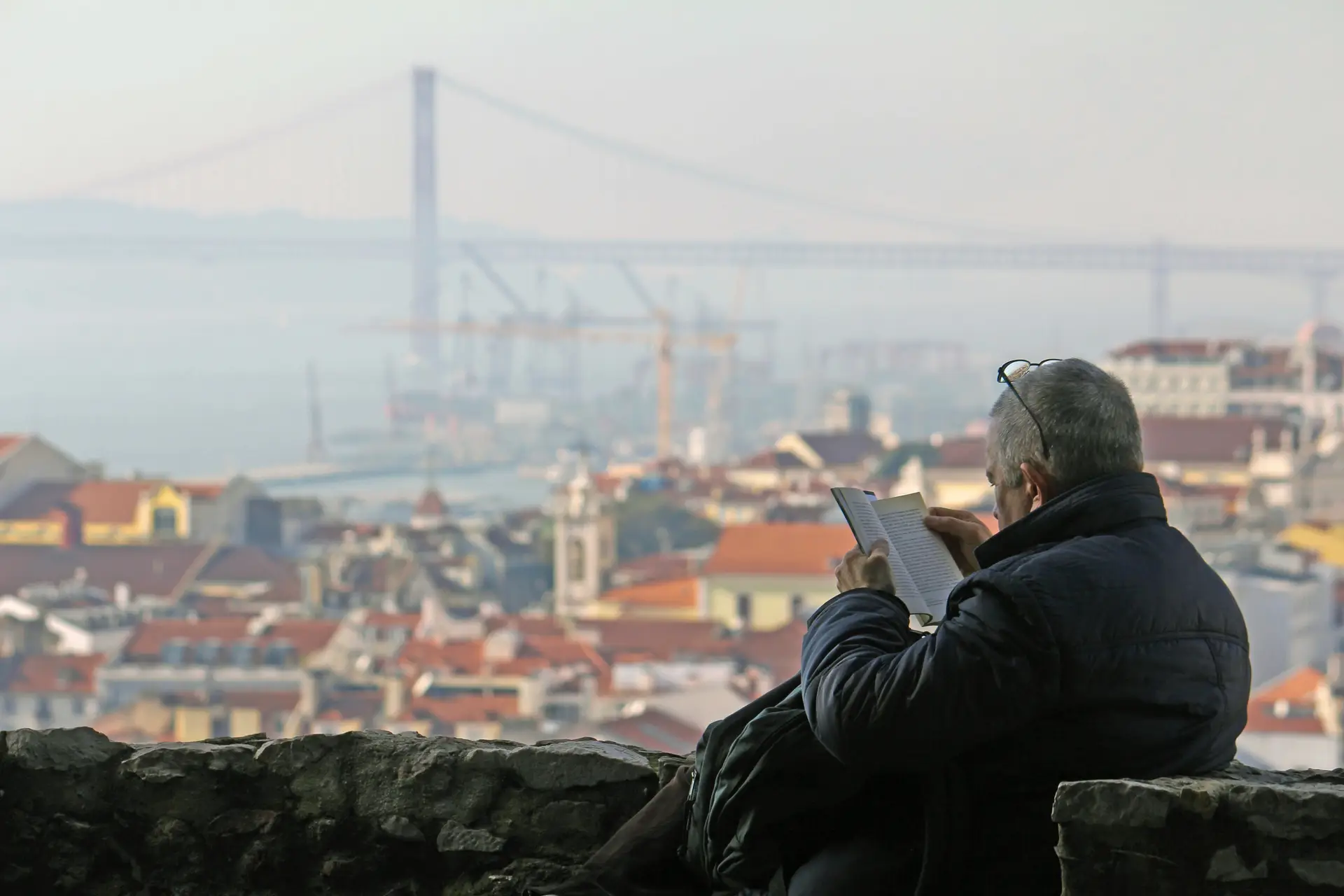 58% dos portugueses não leram nenhum livro no ano passado. Falta de interesse é o principal motivo