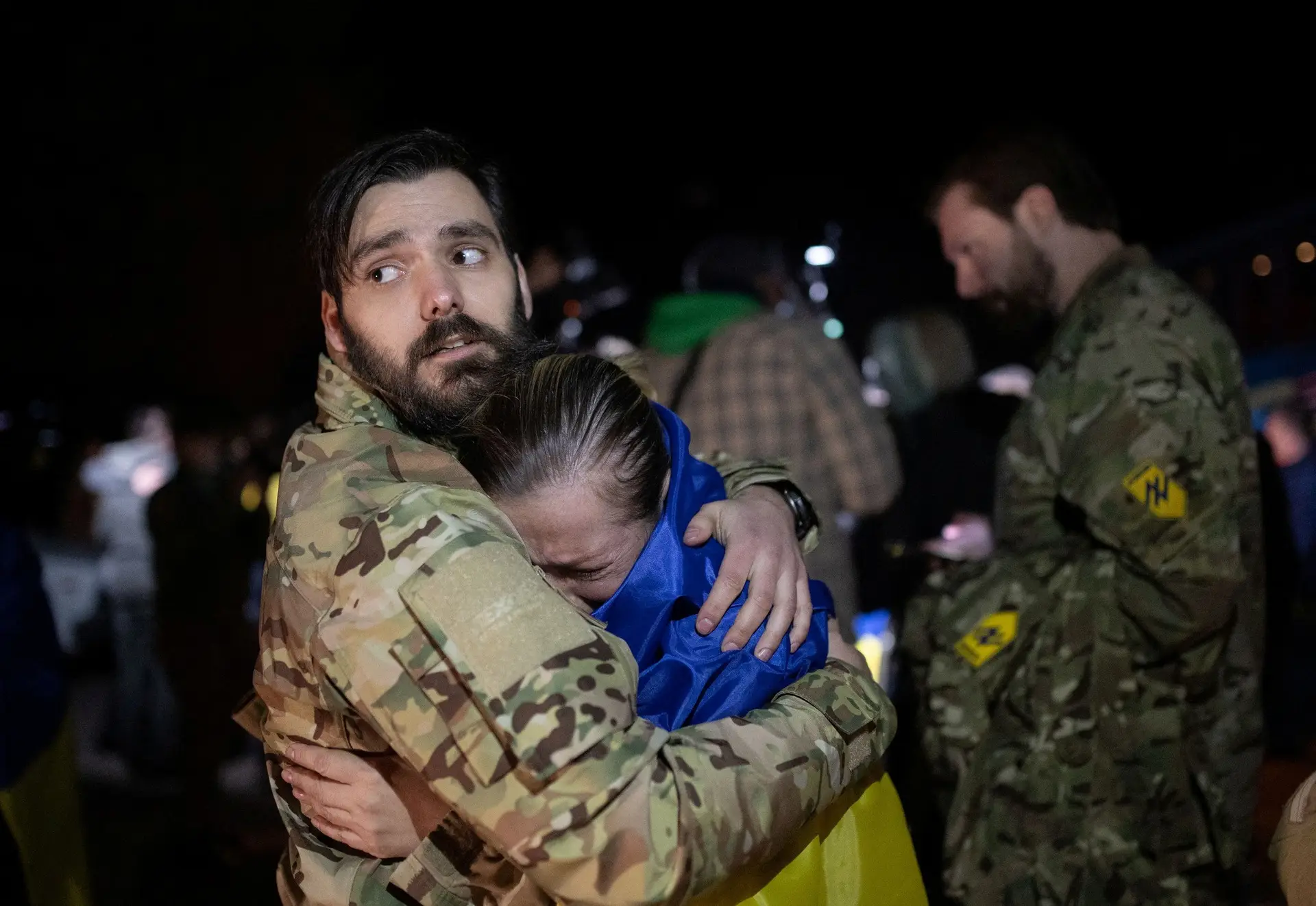 Em direto: mais de 100 militares ucranianas regressaram a casa após troca de prisioneiros; avião militar russo cai no sul do país