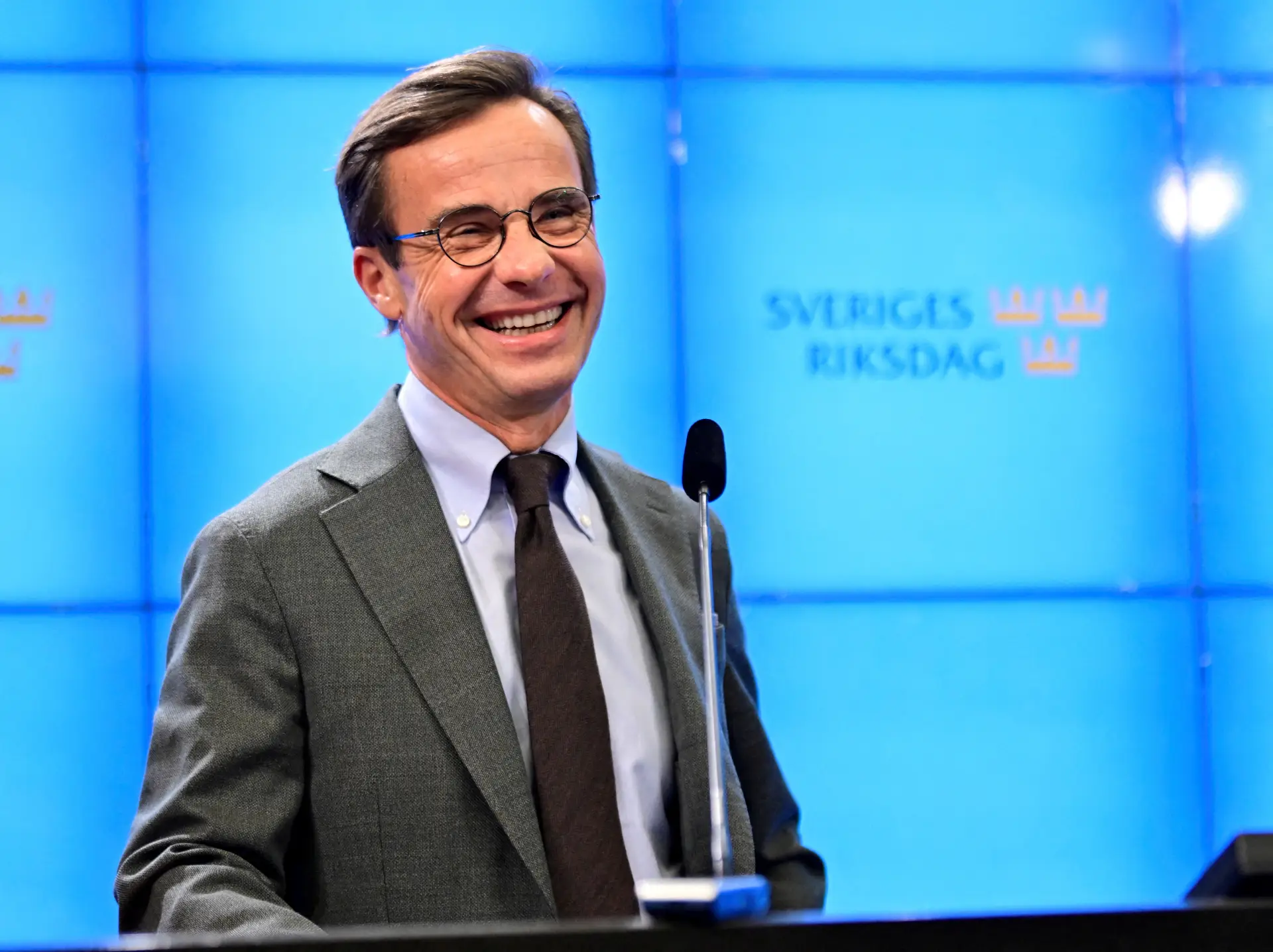 Conservador Kristersson eleito primeiro-ministro sueco com votos da extrema-direita