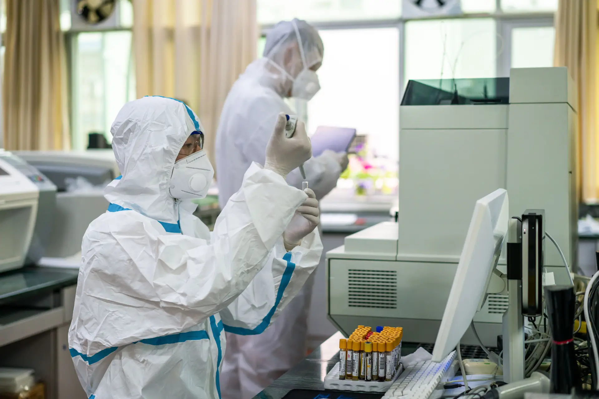 A COVAX propôs distribuir por todo o mundo as vacinas que foram sendo desenvolvidas e aprovadas contra a covid-19