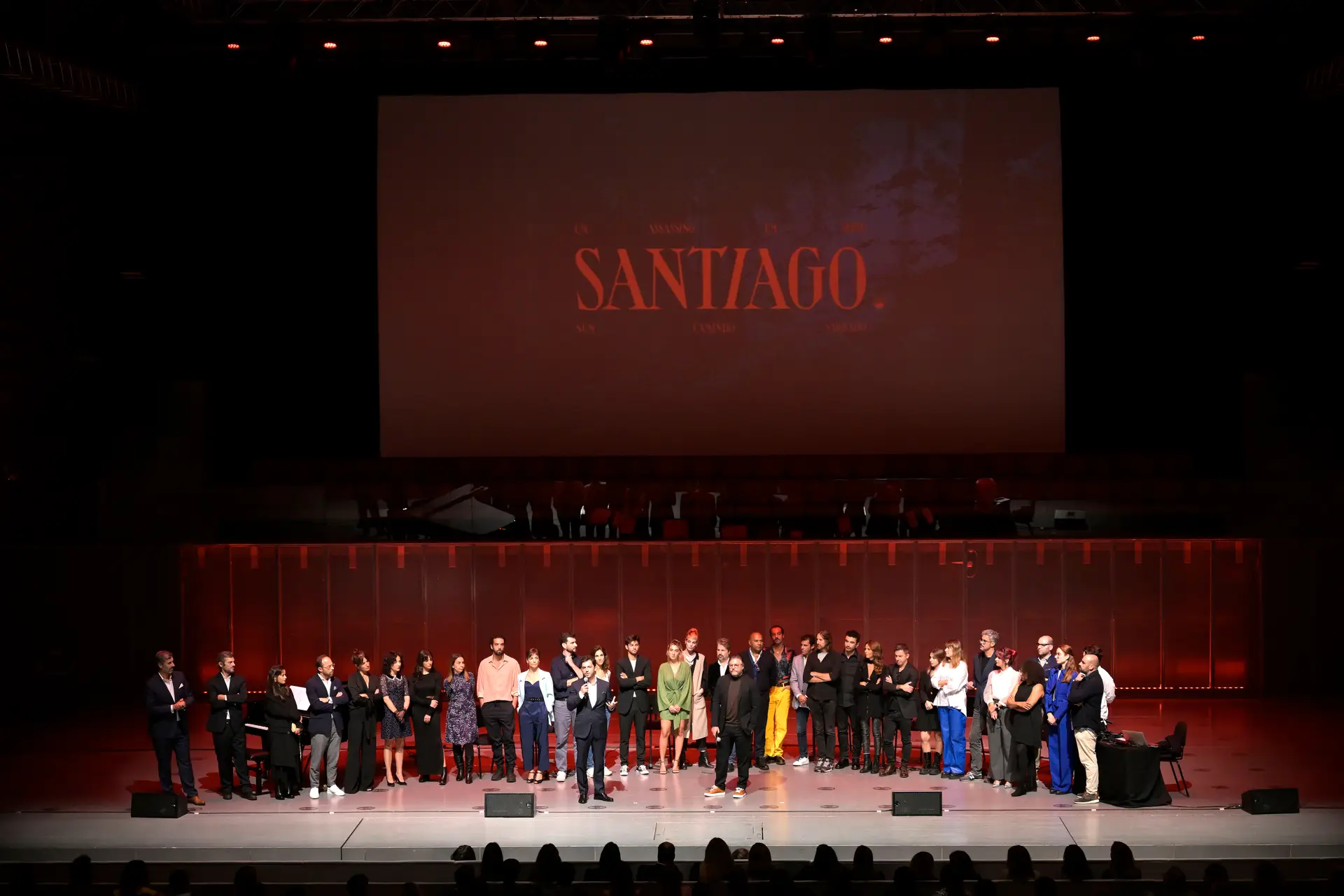 "Santiago" conta com atores de seis nacionalidades diferentes.