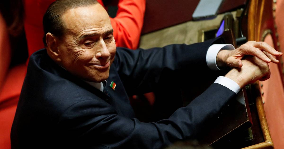 Parlamento português aprova voto de pesar por Berlusconi, PCP, BE e PAN contra