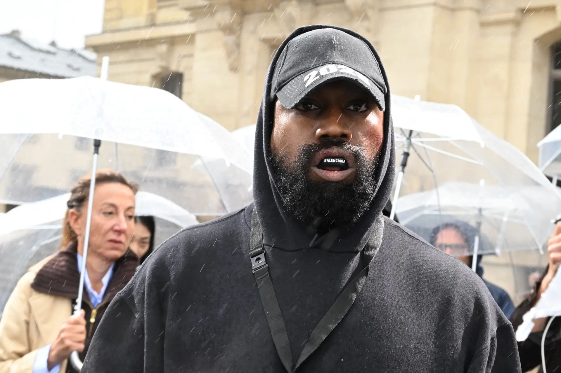 Família de George Floyd vai processar Kanye West e exige uma indemnização no valor de 250 milhões de euros