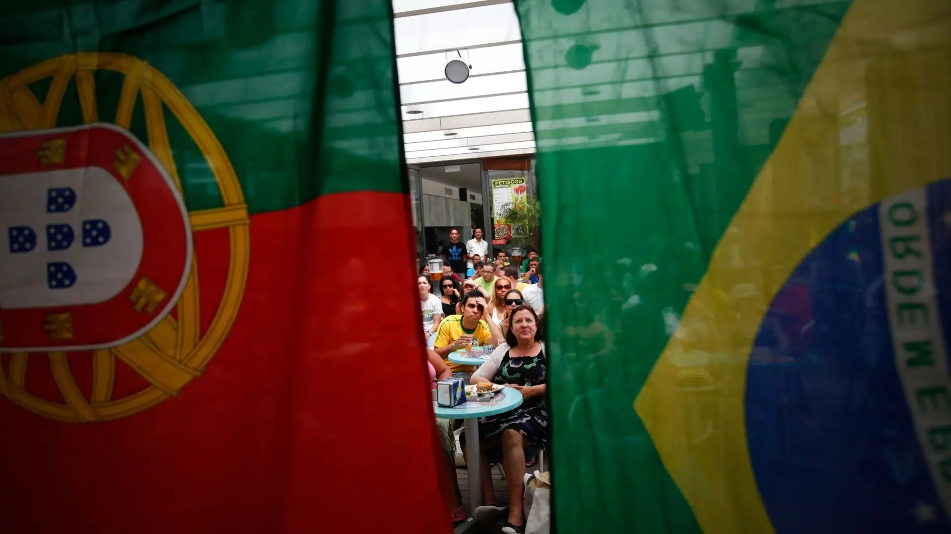 Brasileiros em Portugal pedem apoios para quem não tem meios para voltar ao Brasil