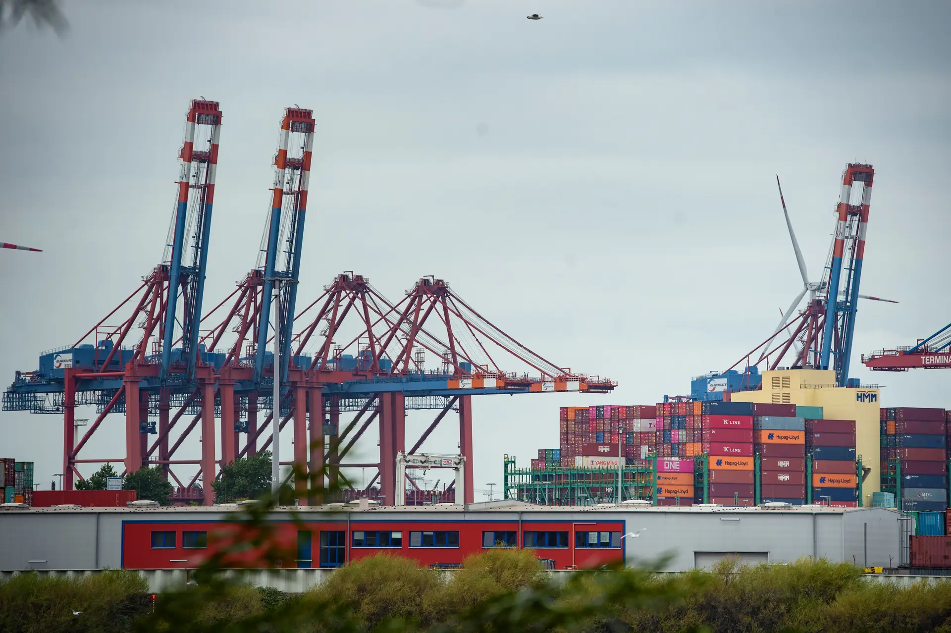 A China quer adquirir 35% de um dos três terminais de contentores do Porto de Hamburgo