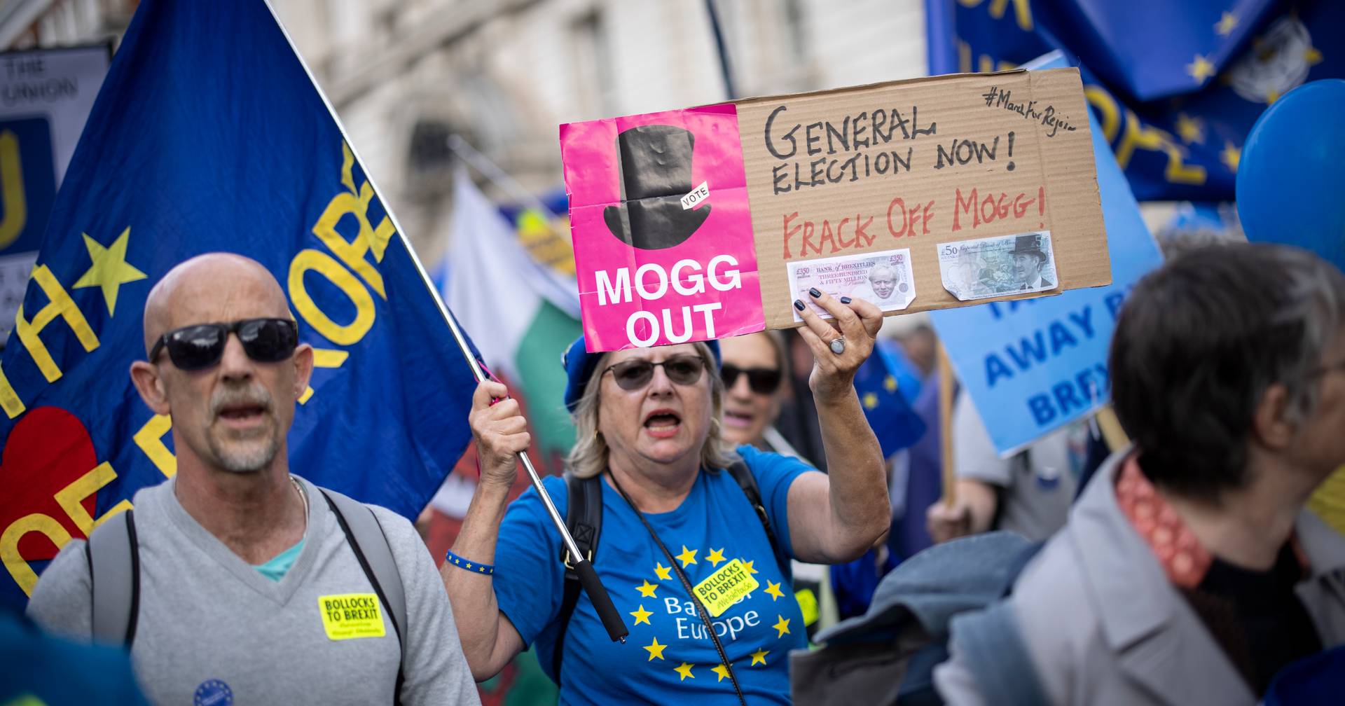 Milhares de manifestantes pedem em Londres reintegração na UE