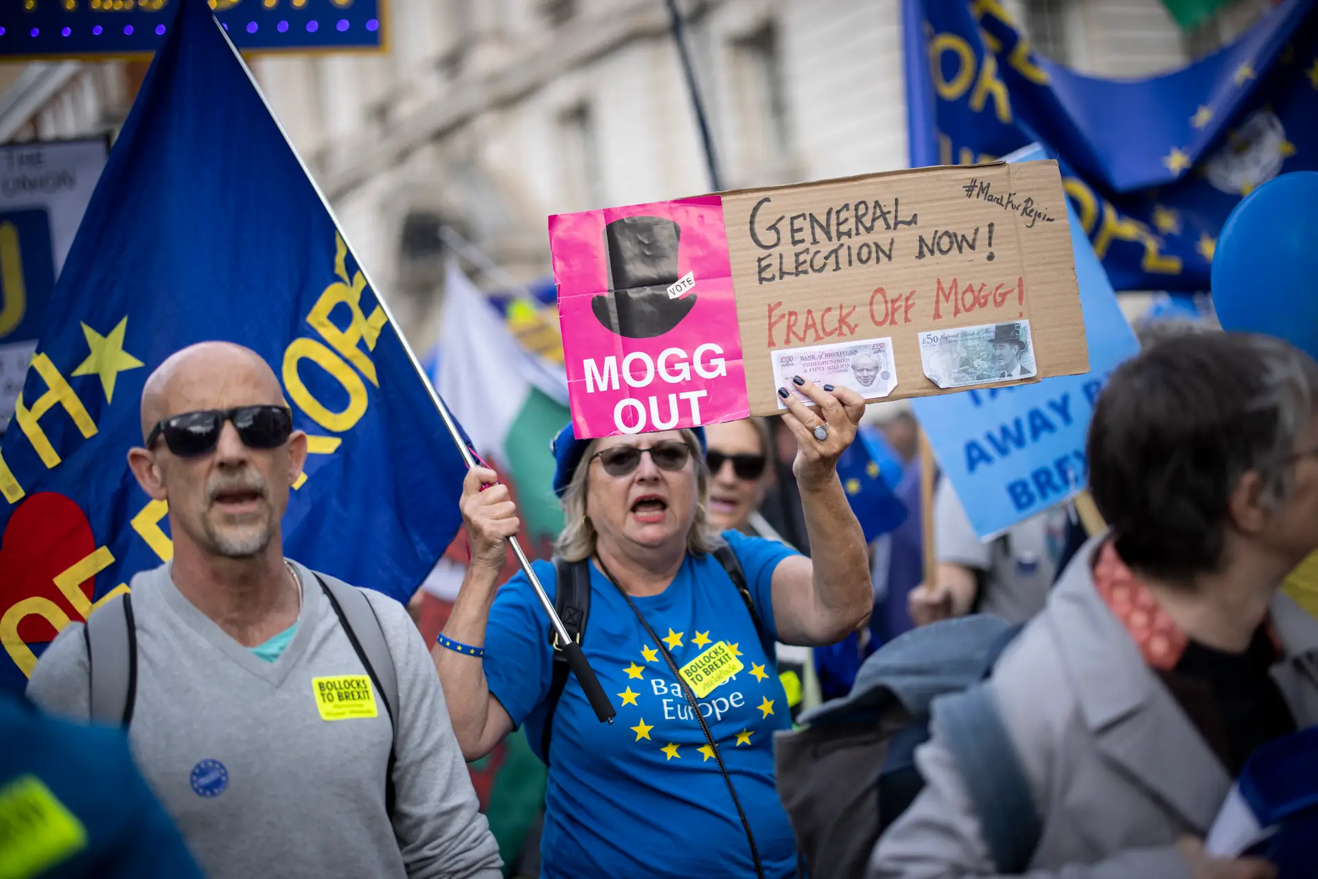 Milhares de manifestantes pedem em Londres reintegração na UE