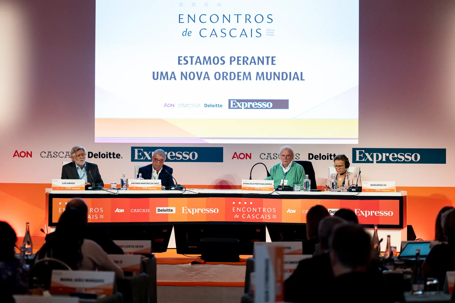 Um momento da sala, durante o primeiro painel de discussão, com a moderação de Francisco Pinto Balsemão, fundador do Expresso