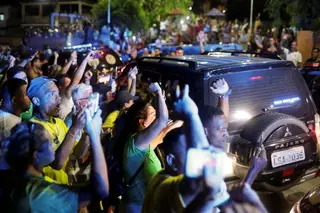 Cenas de faroeste são tiro pela culatra da campanha de Bolsonaro