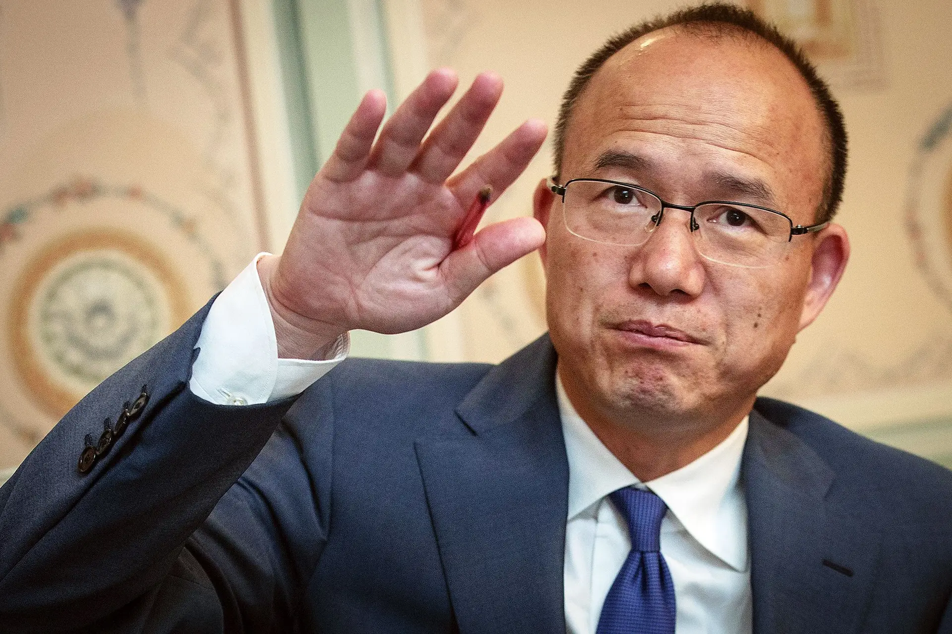 Elevado endividamento, para o qual a Moody’s alertou em junho, está a pressionar a cotação das ações e das obrigações do grupo fundado por Guo Guangchang