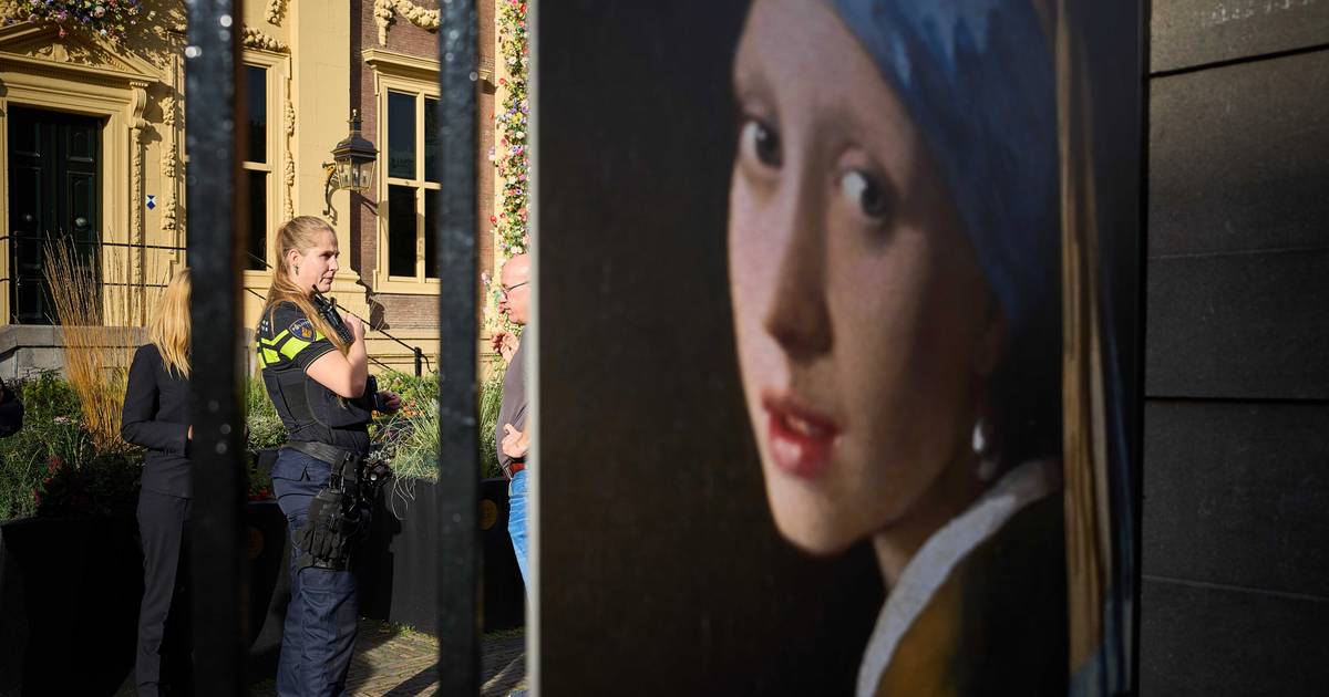 “Grande interesse na exposição de Vermeer” em Amesterdão congela venda de bilhetes online
