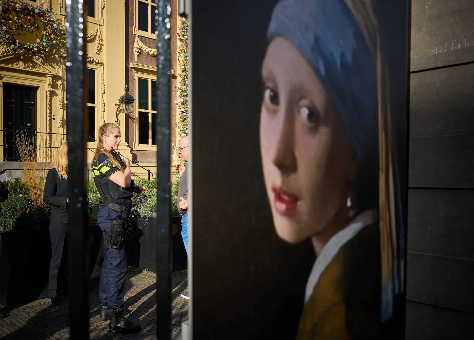Mais uma obra atacada por ativistas ambientais: desta vez foi "Rapariga com Brinco de Pérola", de Vermeer