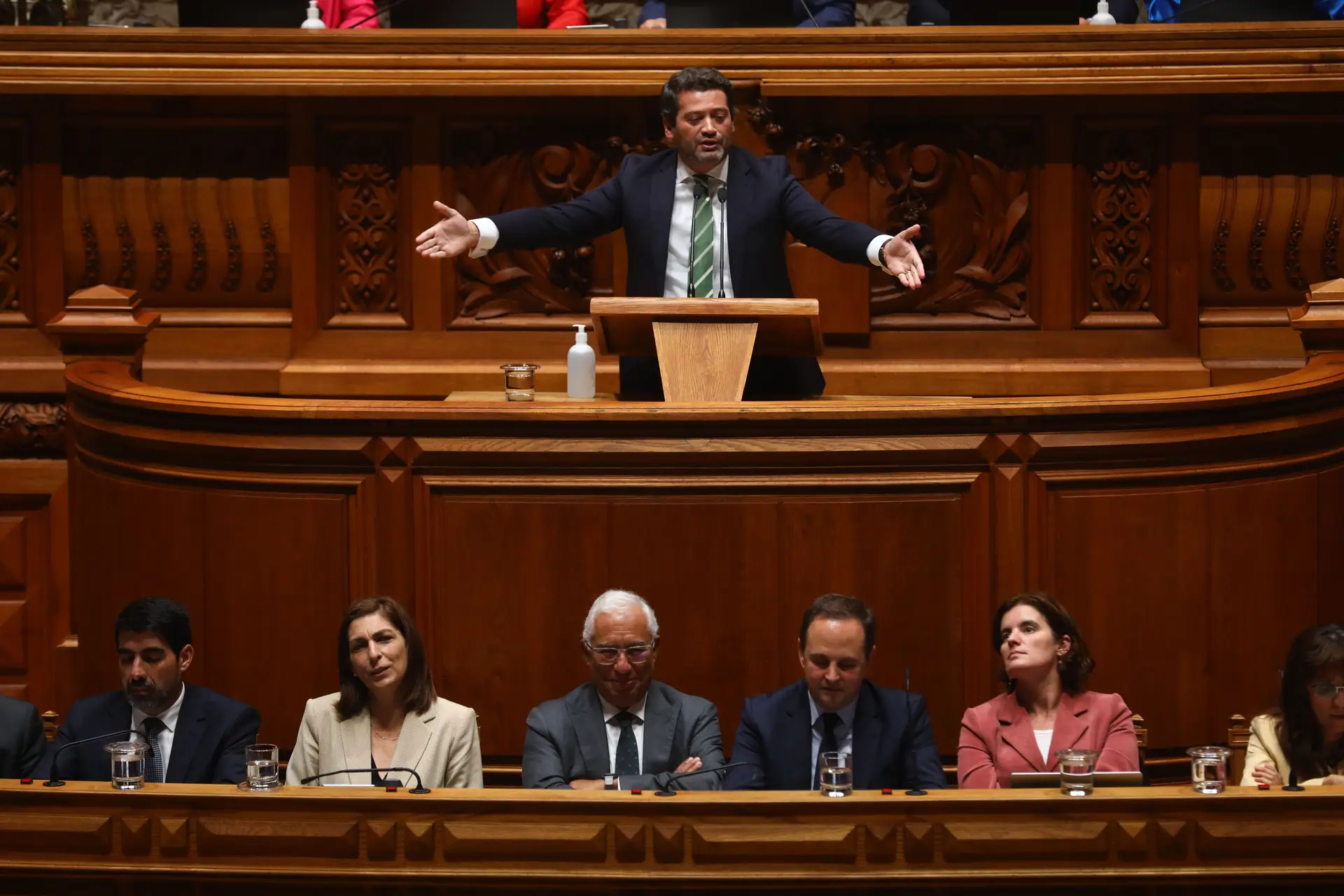 Só os liberais apoiaram Chega para criar comissão de inquérito sobre "ingerência" de António Costa na banca
