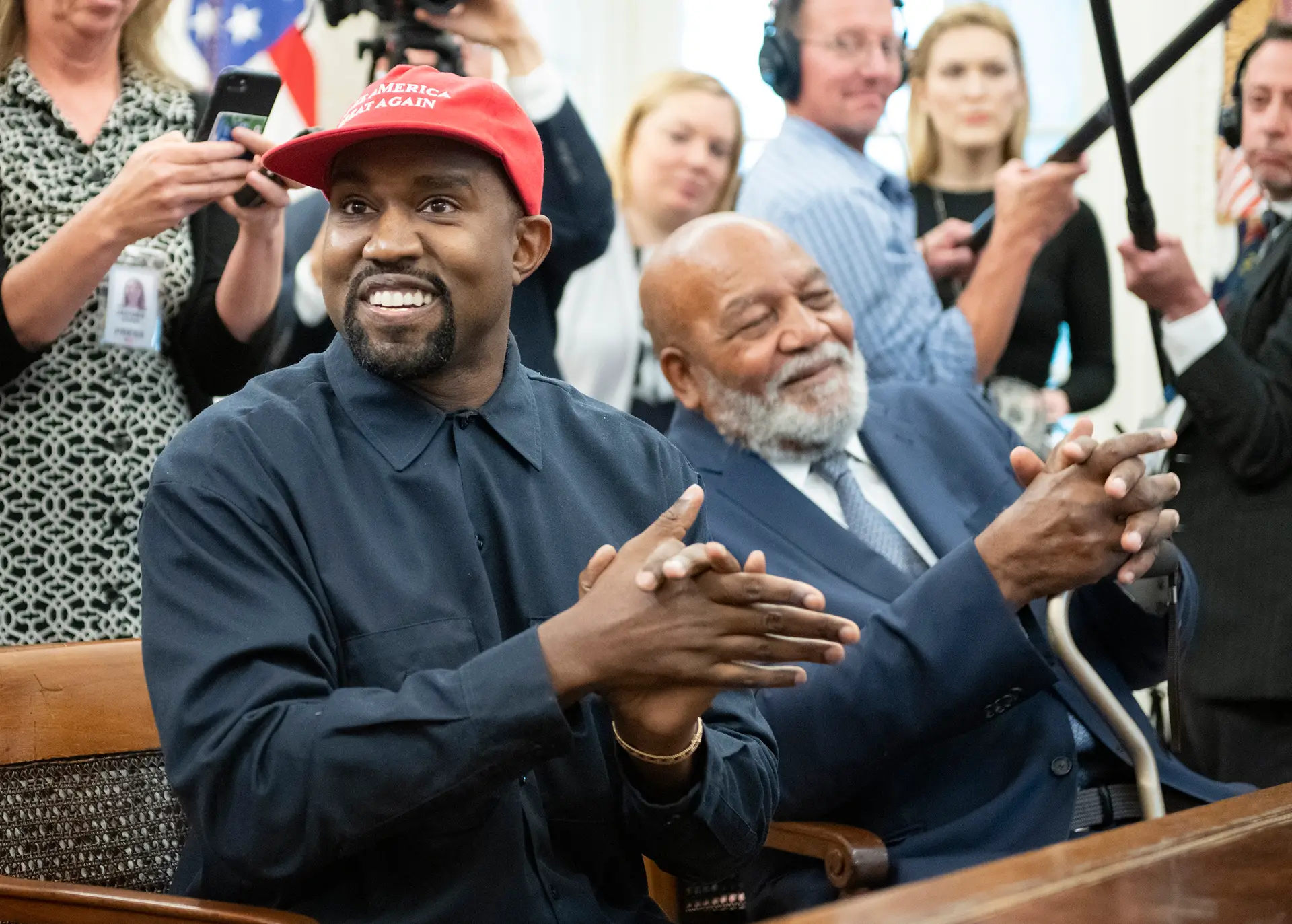 Kanye West terá querido dar o título “Hitler” a um dos seus álbuns e uma investigação da “CNN” aponta-lhe simpatia pelo regime nazi