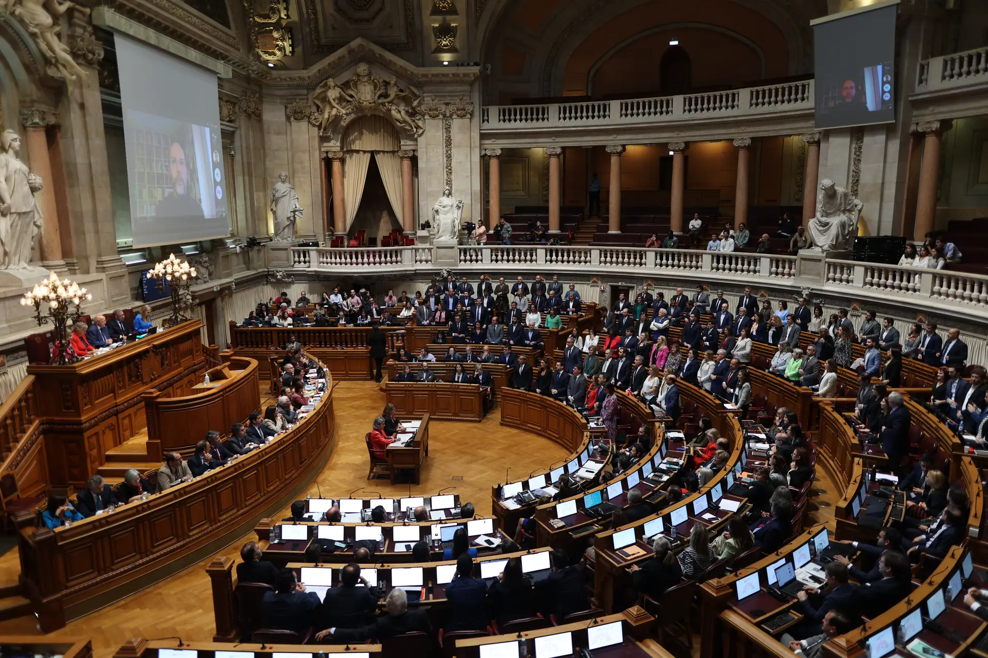 PS entrega proposta de alteração que abre caminho a nova atualização das pensões