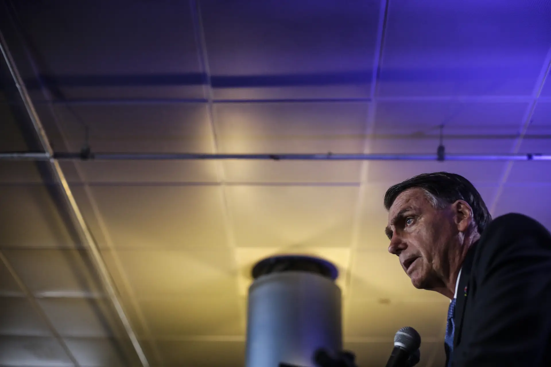 Bolsonaro diz que não entende pergunta de jornalista português: “Não falo espanhol nem portunhol”