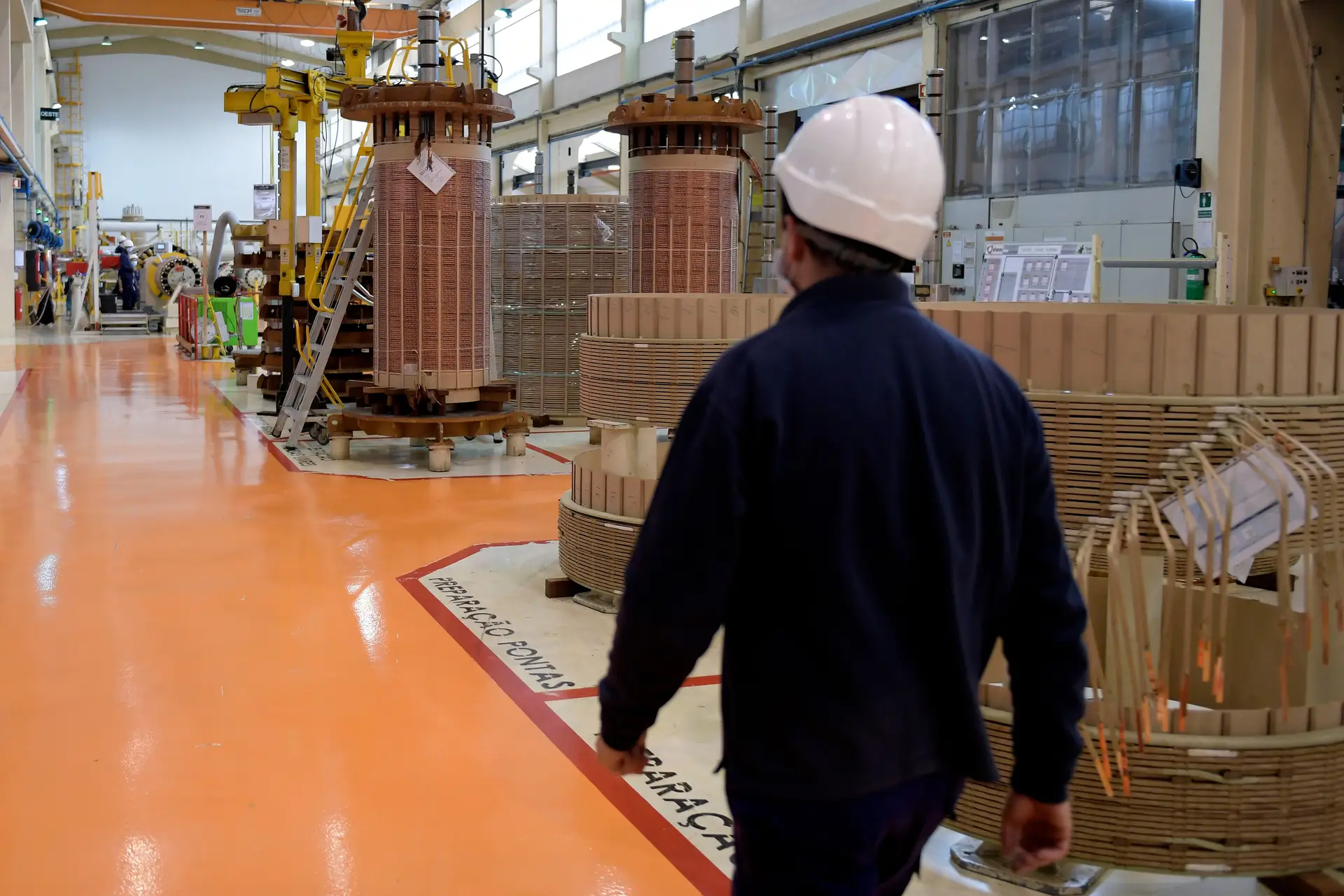 Efacec: entrega de propostas melhoradas para privatização termina esta segunda-feira: Mota desiste, Visabeira/Sodécia avança