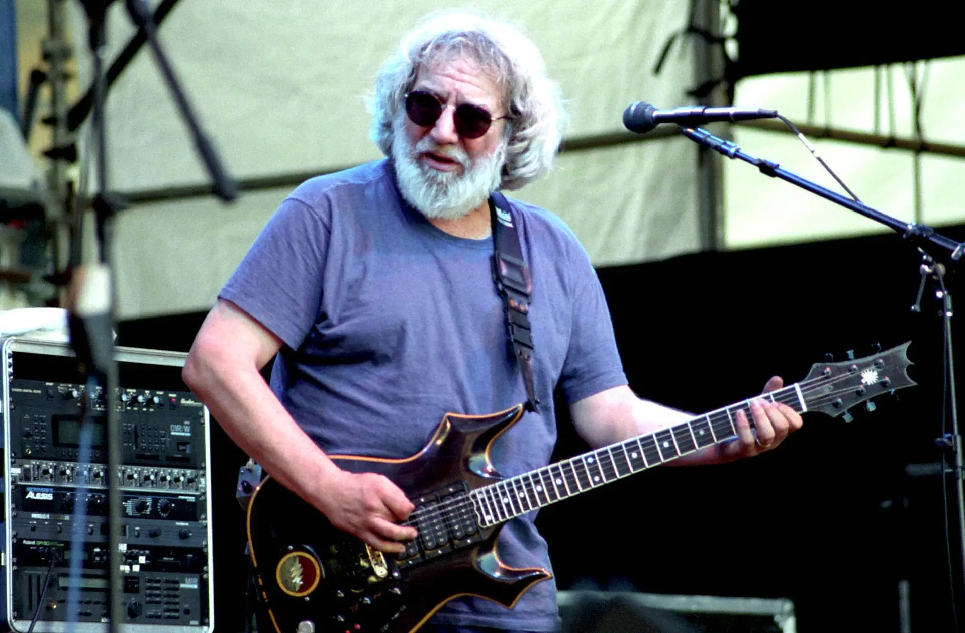 Passados 30 anos, encontraram o cachimbo de Jerry Garcia dos Grateful Dead. Ainda cheira a erva