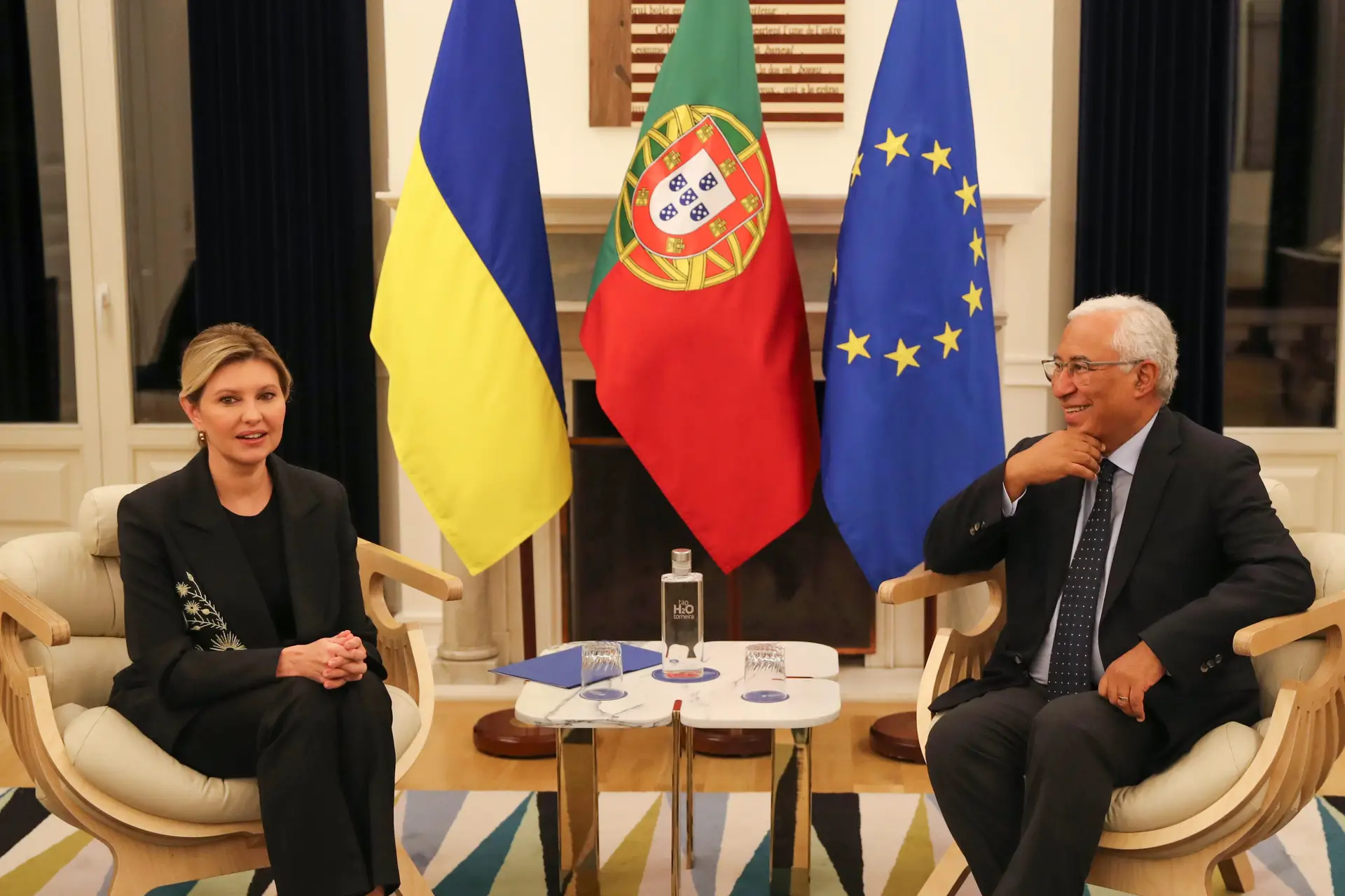 Costa reitera a Olena Zelenska compromisso firme de Portugal no apoio à Ucrânia