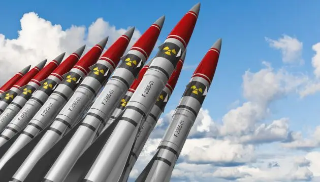 Informe advierte del riesgo de una nueva carrera armamentística nuclear: hay 12.241 ojivas activas