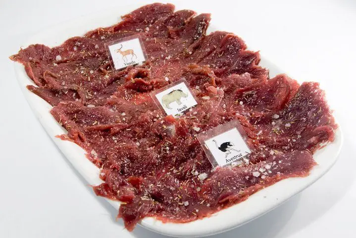 Carnes exóticas no restaurante O Fondue